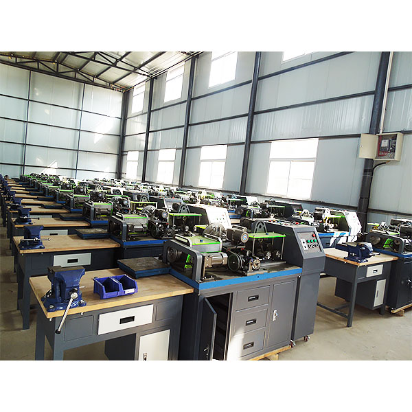 維修電工實訓室(圖2) 維修電工實訓室(圖2)